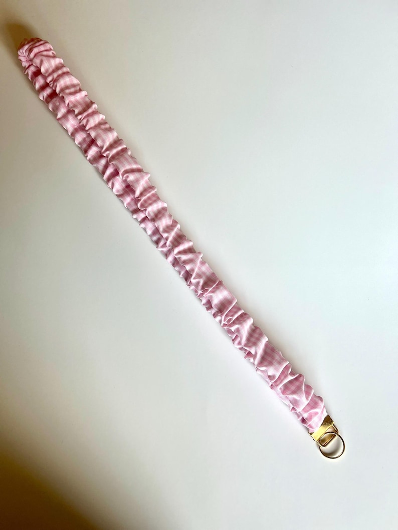 Fashionable Badge Holder Gingham Lanyard Design Purple Fabric Material Scrunchie Style Accessory Stretchy Construction Comfortable Wear Work Essential Teacher Gift Nurse Accessory Cute Office Supply Daily Use Item Key Attachment Option