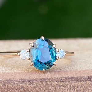 Oval Teal sapphire Ring , Blue Green sapphire three Stone engagement Ring, 14k Rose gold Dainty ring gift for her