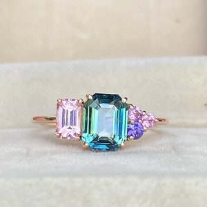 Blue Green Sapphire cluster Ring, Unique Engagement Ring, Teal Sapphire Ring, One of a kind sapphire Ring, Wedding anniversary Ring