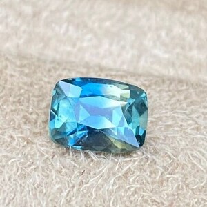 Bicolor Sapphire 1.50ct / Parti Sapphire / Engagement Ring - Elongated Cushion cut Sapphire - Blue Yellow Sapphire