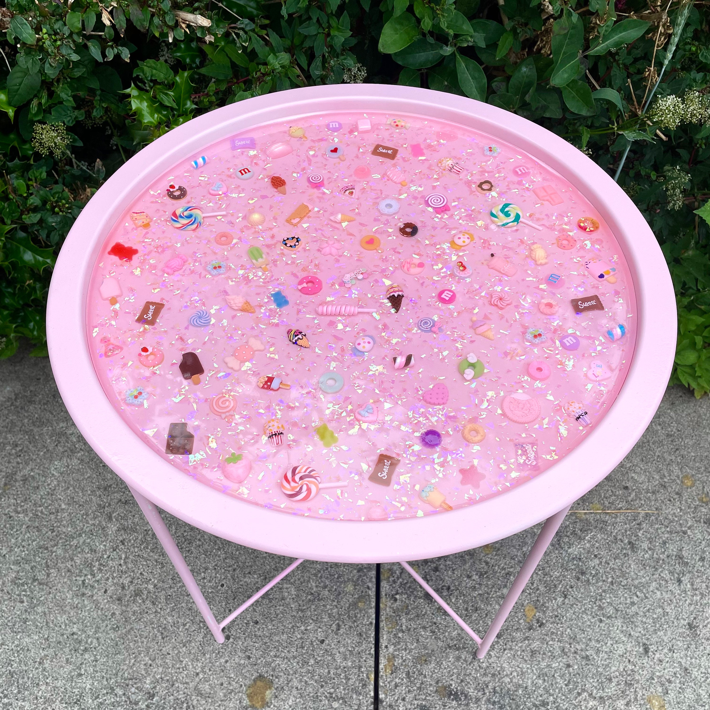 Plastic resin sale table