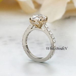 Anillo de compromiso de moissanita de corte ovalado de 2 quilates / Anillo de oro blanco de 14 quilates con halo oculto y diamantes cultivados en laboratorio / Anillo de aniversario para esposa