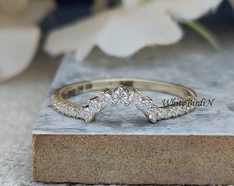 Curved wedding band women vintage Solid 14K yellow gold Moissanite Round cut Diamond wedding band unique Bridal Stacking promise gift