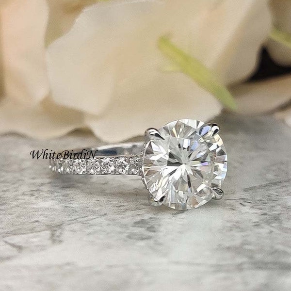 Anillo de solitario Moissanite redondo de 3.60ctw, anillo de compromiso de oro de 14K, anillo de promesa, anillo de diamantes estimulante de anillo de 4 puntas, anillo de oro blanco de 14K