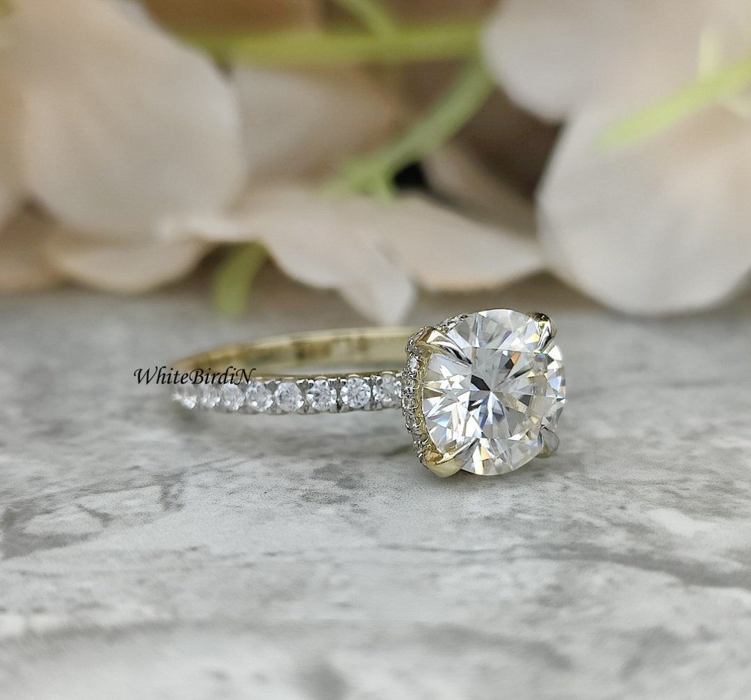Anello Moissanite Solitario 2,50 Ct &ndash; Argento 925 Placcato Oro Bianco 14k, Personalizzabile