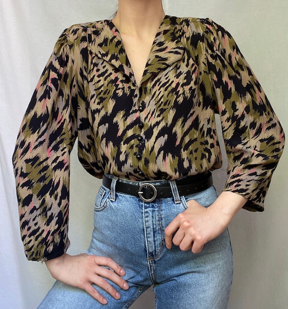 Long sleeve blouse with shoulder pads