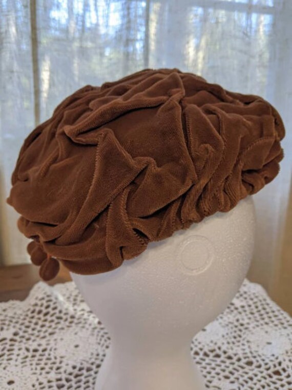 Vintage Tufted Brown Velvet Hat With Bobbles Barr… - image 4