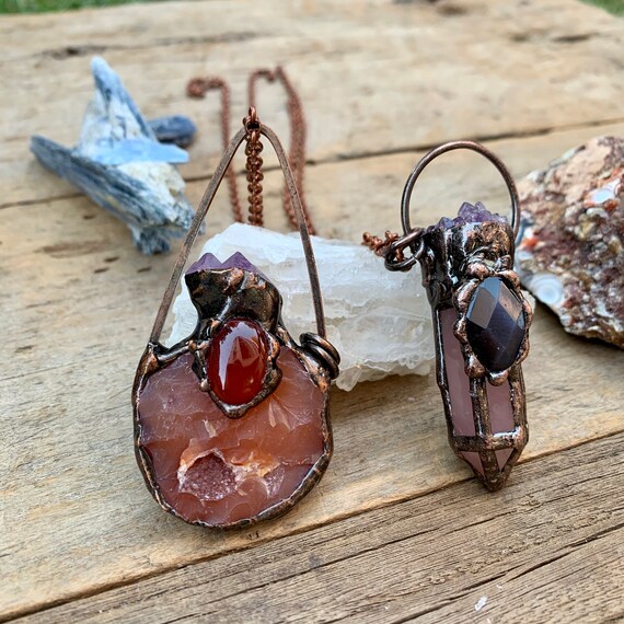 Hot Selling Raw Stone Antique Bronze Red Copper Plated Pendant