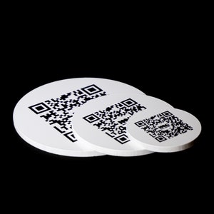 QR Code Flat Round White Plexiglass - Scannable Menu - Restaurants - Bars - B&B - Hotels - PUB Placeholder - Fully Customizable