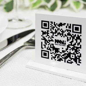 Código QR Plexiglás blanco básico - Menú escaneable - Restaurantes - Bares - B&B - Hoteles - Marcador de posición de PUB - Totalmente personalizable