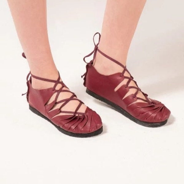 Elowyn | Women’s Medieval Classic Sandals