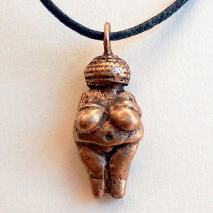 Venus of Willendorf Pendant, Mother Goddess Amulet, Ancient Jewelry