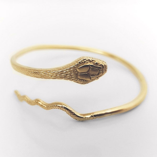 Pulsera de serpiente, joyería egipcia antigua, joyería de serpiente, pulsera dorada, joyería histórica, joyería de museo, joyería vintage
