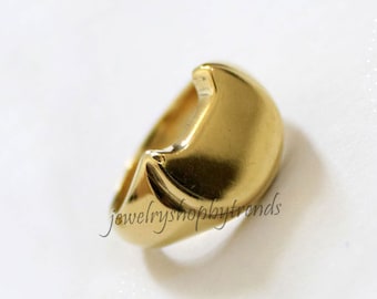 Anillo de gato en plata de ley bañado en oro: joyería animal con un toque llamativo