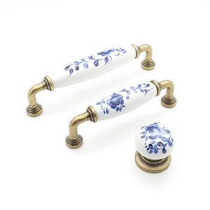 Conjunto de puxadores e maçanetas de cerâmica floral azul – Puxadores de gaveta estilo vintage – Ferragens de latão antigo para cozinha ou móveis