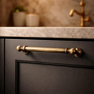 Antiker Messingschrank | Spindel & Kugelende, Farmhaus Hardware