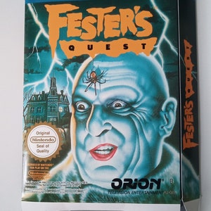 Peut inclure: Une boîte bleue et jaune pour le jeu Nintendo Entertainment System "Fester's Quest". La boîte présente une image de bande dessinée d'un homme avec une araignée sur le front. Le texte "Fester's Quest" est imprimé en lettres jaunes sur fond bleu. La boîte comprend également le sceau de qualité Nintendo.