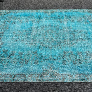 Alfombra teñida con efecto desgastado, alfombra grande, alfombra Oushak, 1,70 x 2,65 m, alfombra turca vintage azul, decoración floral descolorida para sala de estar. imagen 5