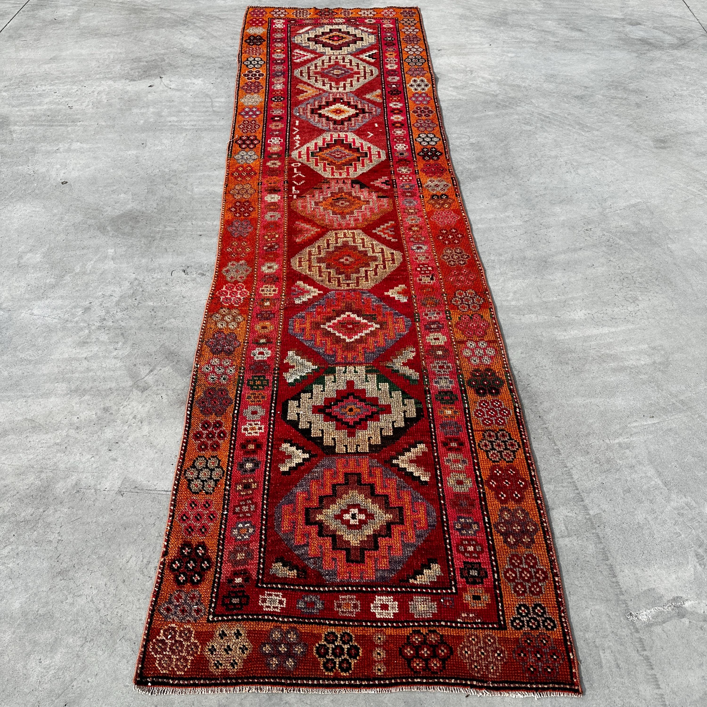 112×202 “Music Box” ViNTAGE TURKiSH RUG 112×202 “Music Box” ViNTAGE TURKiSH RUG 112×202 “Music Box