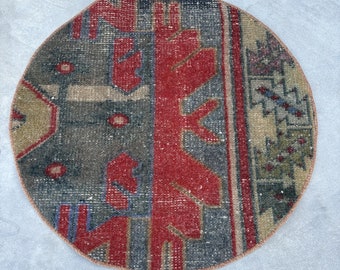 Turkish Rug, Small Rug, Vintage Rug, Round Rug, Muted Oushak Rug, Rugs For Entry, 2x2 ft Red Rug, Home Decor Rug, Vintage Wool Decor,