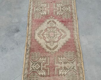 Vintage Rug, Turkish Rug, 2x3 ft Small Rugs, Oushak Rugs, Rugs For Bathroom, 1.6x3 ft Pink Rug, Wool Rugs, Small Woven Rug,