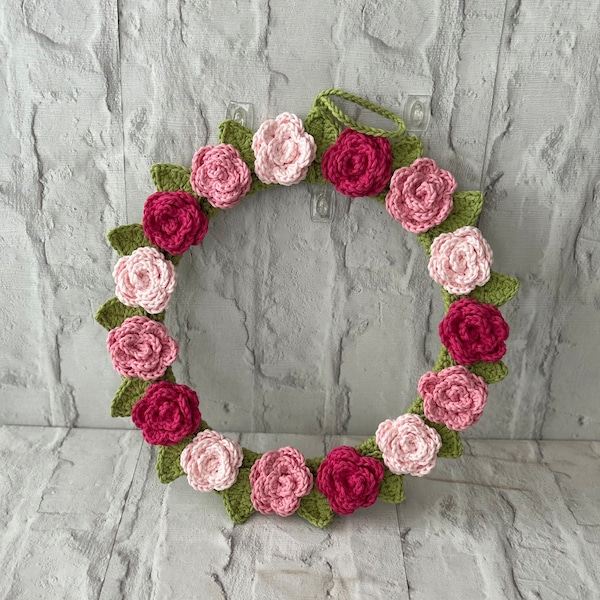 Summer Roses In Pink Door Wreath Wall Hanging