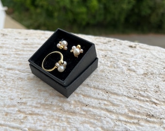 Jewelry set: earrings and ring, 585 gold with pearls and diamond chips. Ring size 55/56. #Giftforher #Gift #Birthday #StNicholasDay #Xmas