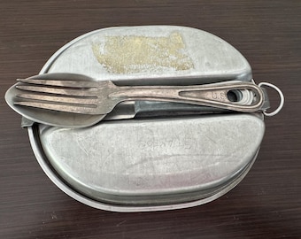 1952 U.S. Military Army Mess Kit Includes Utensils Korean War Era Manufactured BY Stayton 2 Two Piece Design Pan & Plate Vintage Military
