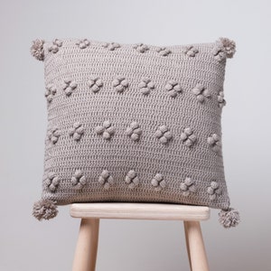 Funda de almohada tejida a mano, funda de cojín, pompón, cuerda de lana, estilo boho, textura pompón, beige,