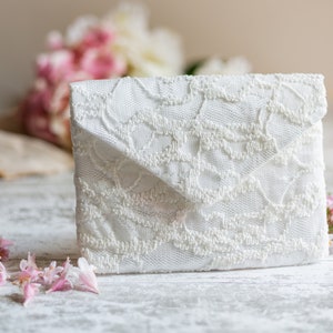 Bridal Clutch Bag | Ivory Wedding Purse | Lace Hand Bag | Bridesmaid bag | Bridesmaid gift | Lace Evening Bag | Wedding Day bag for phone