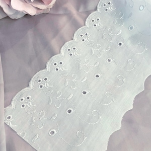 ホワイト Broderie Anglais レース トリム | 幅 10 cm | 1/2 メートルまたは 1 メートル単位で販売 | 英国国内送料無料!