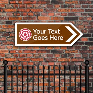 Personalised Tourist Information England Heritage Site, Red Rose Metal Arrow Sign – Custom Directional Sign 400 x 141 mm