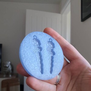 2 inch Wavy Daggers Silicone Mould