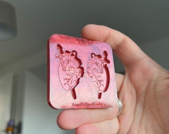 1.5 inch Sword Through Anatomical Hearts Silicone Mould