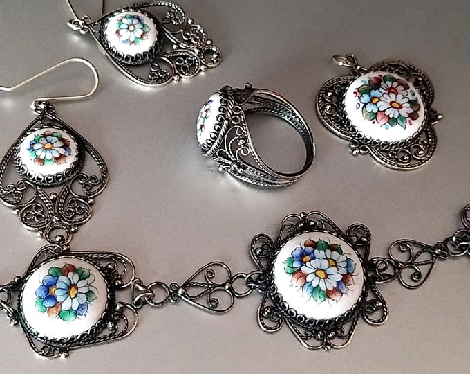 Vintage Jewelry 1980s 20th Century Finift Style Bracelet Ring Pendant and Earrings Handmade Jewelry with Enamel Inserts