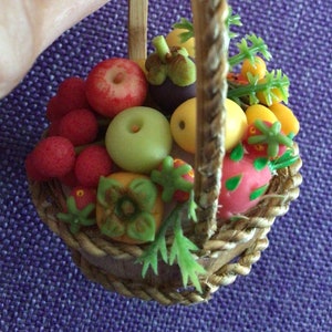Fruit Basket Necklace (10,199)