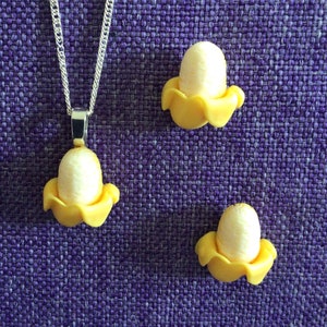 Banana Necklace or Earrings (11,809)