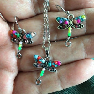 Collier et boucles d&#39;oreilles libellule (19 812)