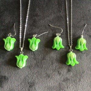 Lettuce Necklace and Earrings (18,122)