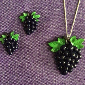 Grapes Necklace or Earrings (10,010)