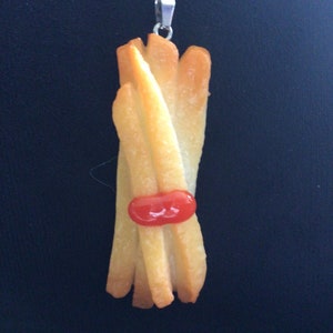 French Fries Necklace (14,044)