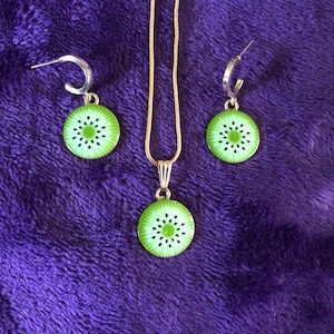 Kiwi Fruit Slice Necklace or Earrings (10,132)