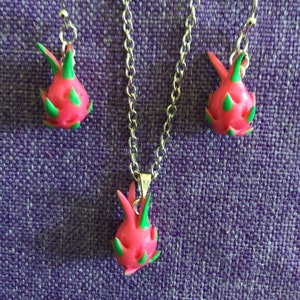 Dragon Fruit Necklace and Earrings (19,963)