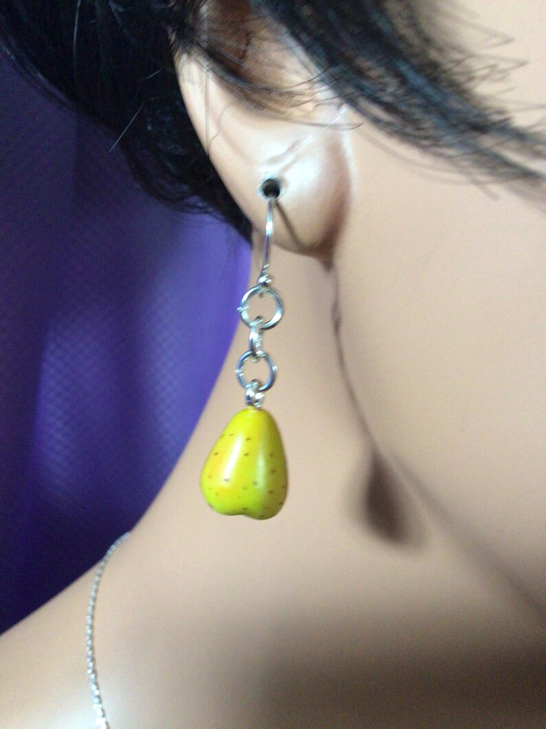 Yellow Pear Necklace and Earrings 1595