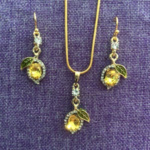 Lindo colar e brincos de limão (25.127)