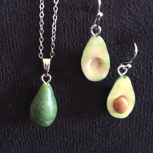 Collar o aretes de aguacate (14,105)