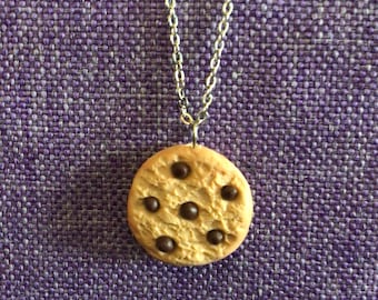 Chocolate Chip Cookie Necklace (13,068)