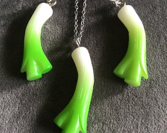 Green Onion Necklace or Earrings (19,653)