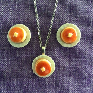 Pancake Stack Necklace and Earrings (26,511)