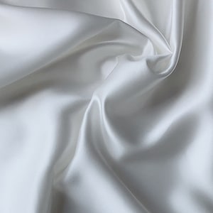 22 Momme 100% Mulberry Silk Fabric by the Meter Yard, Natural Mulberry Silk Pure Silk Fabric for Clothing Bedding, FB175